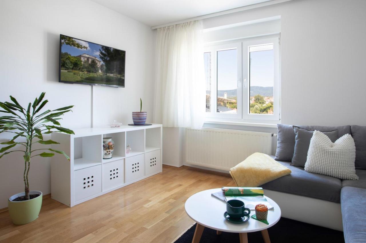 Spacious 2Bdr Apartment With A Cute Balcony Zagreb Extérieur photo