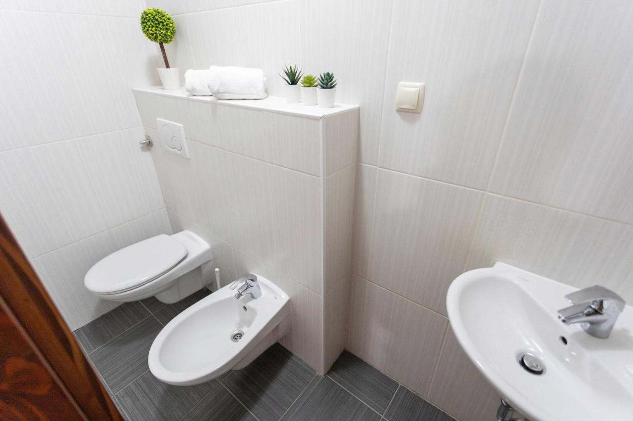 Spacious 2Bdr Apartment With A Cute Balcony Zagreb Extérieur photo